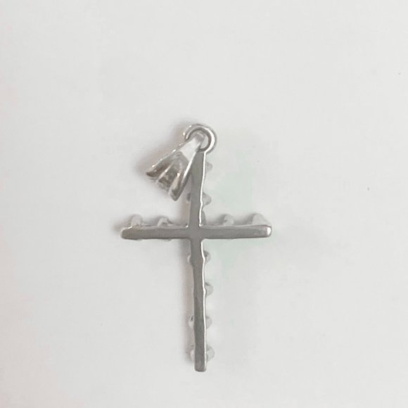 Diamond and white gold small cross - Picture 2 of 3